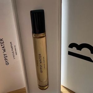 Byredo
Gypsy Water L'Huile Parfum Oil Roll-On, 0.25 oz.